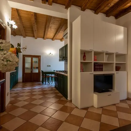 Italianflat - 1 Bedroom Flat Al Teatro * فيرونا