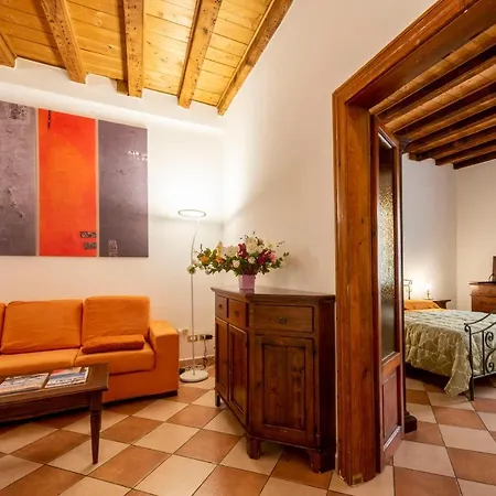 Italianflat - 1 Bedroom Flat Al Teatro شقة *