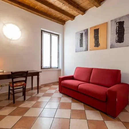 Italianflat - 1 Bedroom Flat Al Teatro * فيرونا